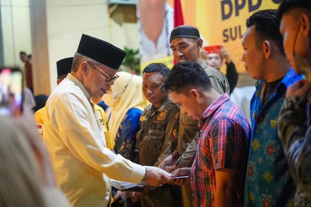 Aksi Peduli Golkar Sulsel, Taufan Pawe Pimpin Pemberian Bantuan ke Anak Yatim Hingga Tenaga Kebersihan 